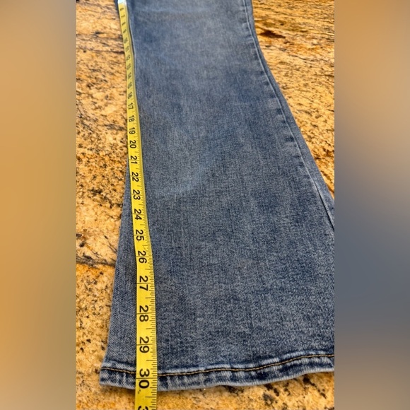 Old Navy Higher High-Rise Flare Jeans stretch Smooth Pockets Women's Size 14 - Picture 7 of 7